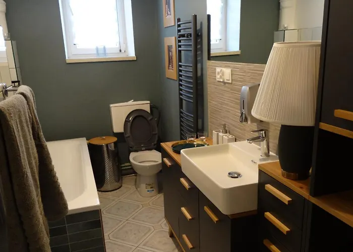 Station 62m2 - Pkp, Ekomarina, Plaza